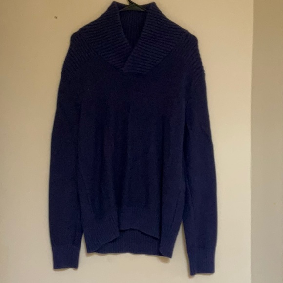 Banana Republic Sweater - Picture 2 of 3